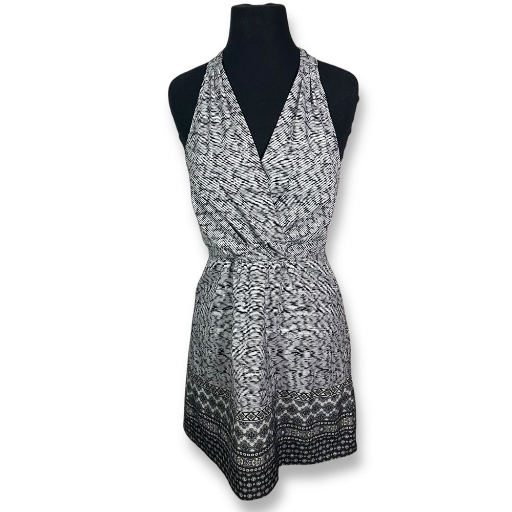 EUC Athleta Go Anywhere Halter Dress Sleeveless Black White Casual Dress Sz 6